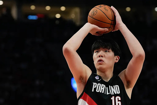 杨瀚森NBA首秀：起步虽艰，未来可期
