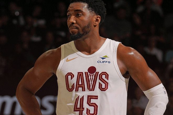 NBA2月10日战况汇总，多位球员解锁里程碑