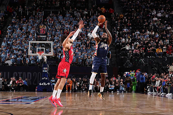 2026年NBA全明星正赛第二场：条纹队42-40险胜星辰队 福克斯绝杀建功