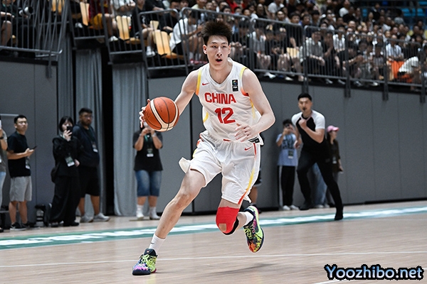中国第17位受邀者！18岁天才中锋郇斯楠跻身2026耐克巅峰赛世界队
