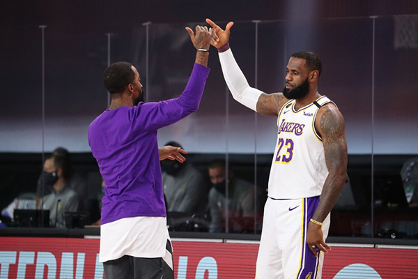 JR：詹姆斯得知东契奇与里夫斯受伤后，取消高尔夫行程