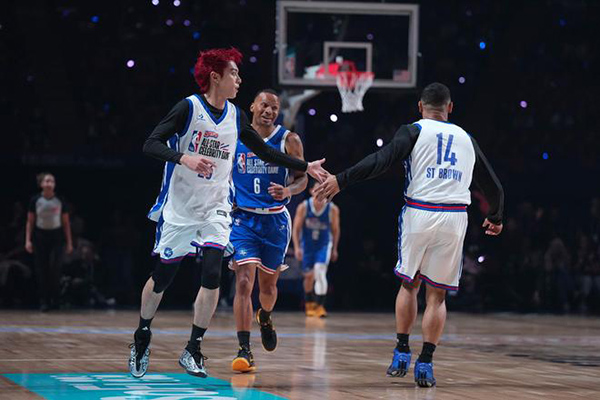 NBA全明星名人赛:字母哥队逆转取胜,王鹤棣10分,Shams0分