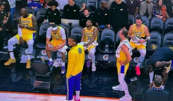湖人三连败太扎心！不敌残血太阳，更衣室危机+教练神操作引吐槽